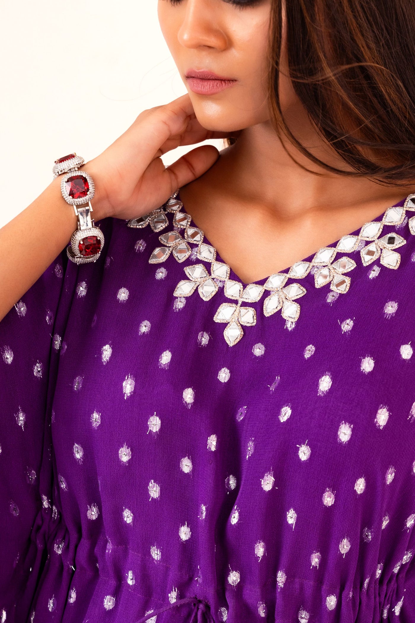 V-NECK KAFTAN WITH STRAIGHT PANT