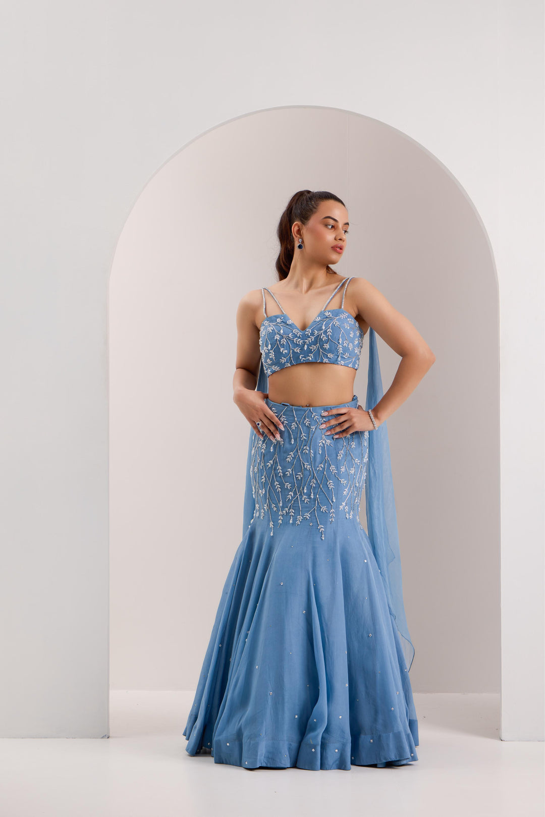 mermaid dress lehenga NYLA MERMAID LEHENGA – Silky-Bindra